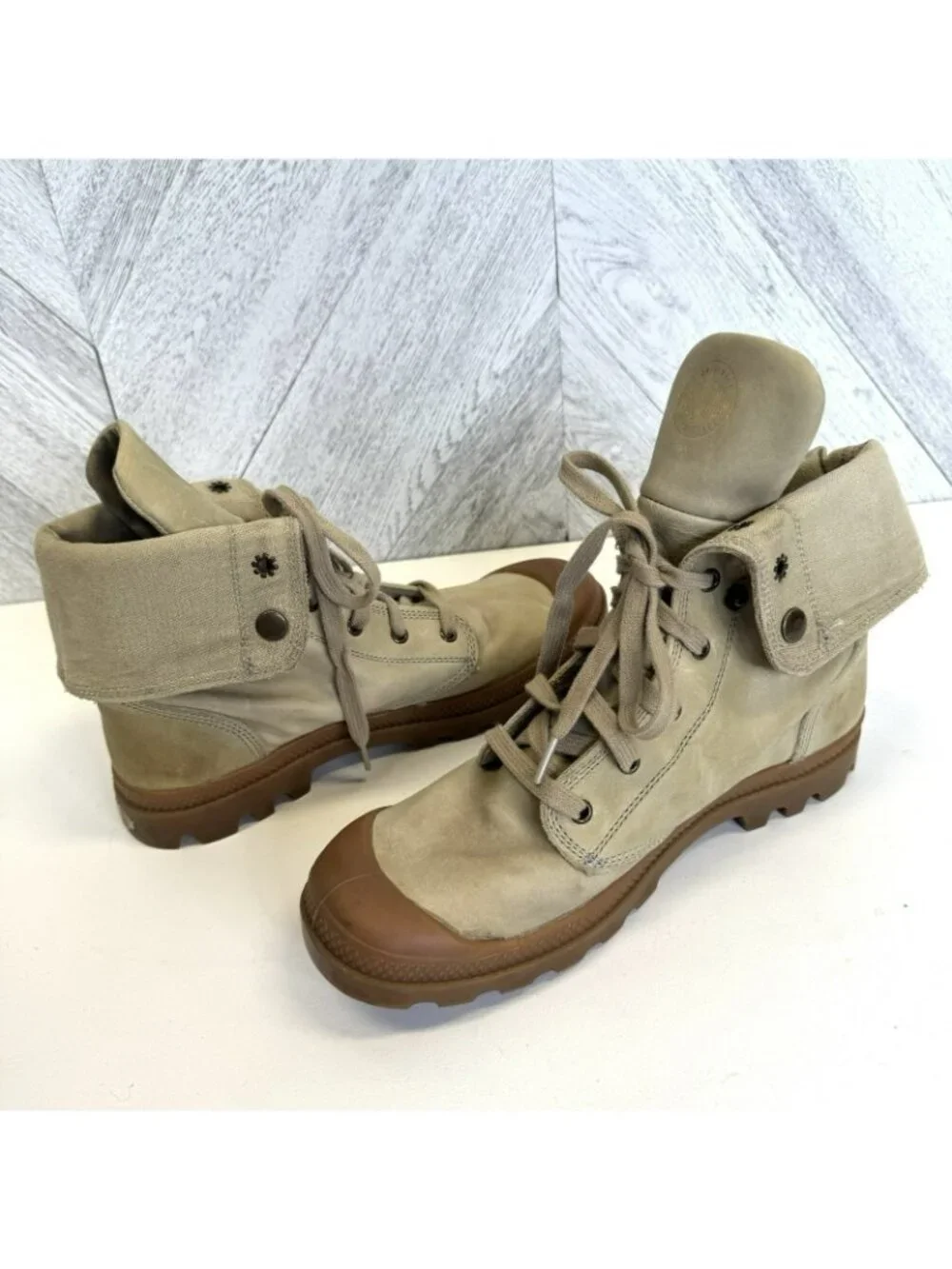 Palladium tan leather